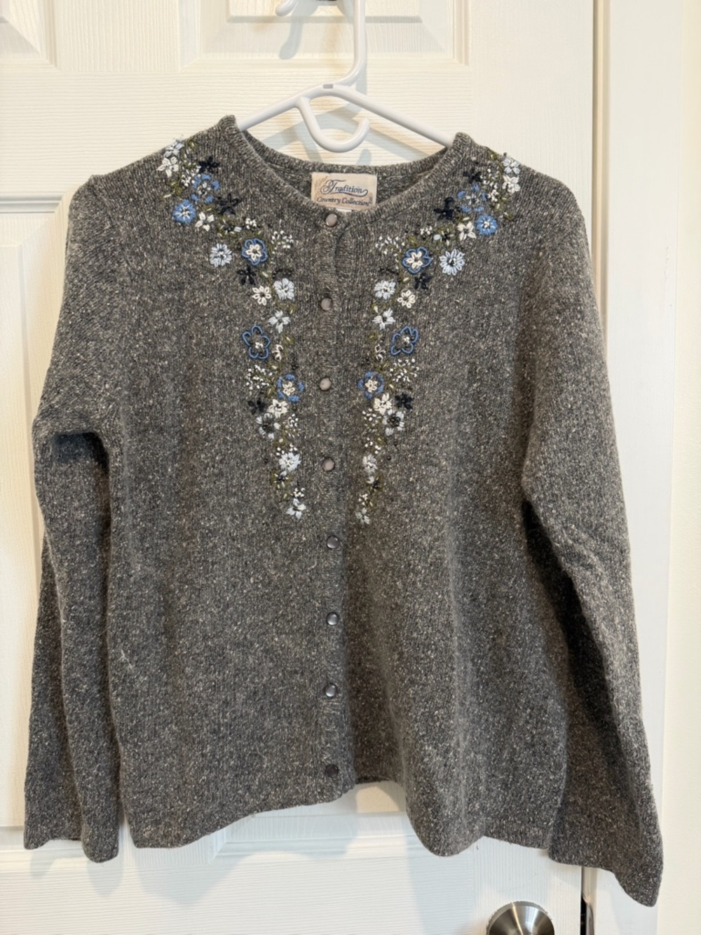 Vintage Flower Embroidered Button-Up Women's Sweater